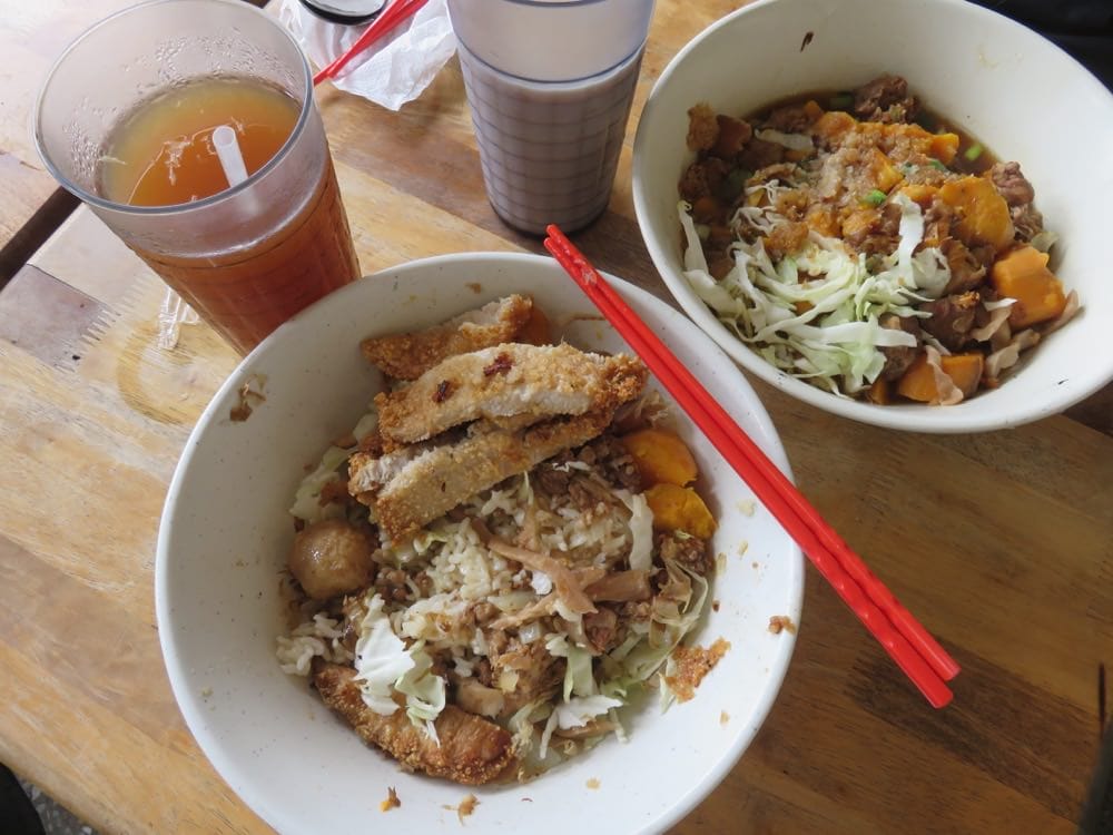 彩色果泡沫紅茶