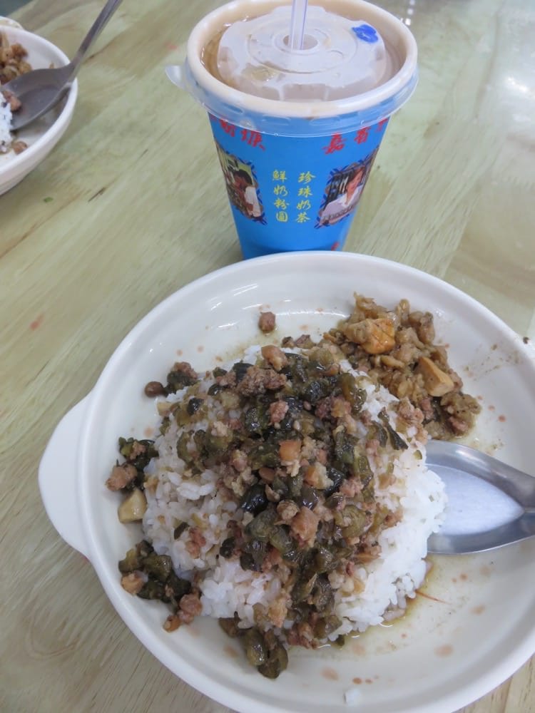 《花蓮》Day2 嘉香米粉羹 跟碗公有得比的瓜仔肉飯 在地學子都知道的秘密基地 - 第8張圖 嘉香米粉羹