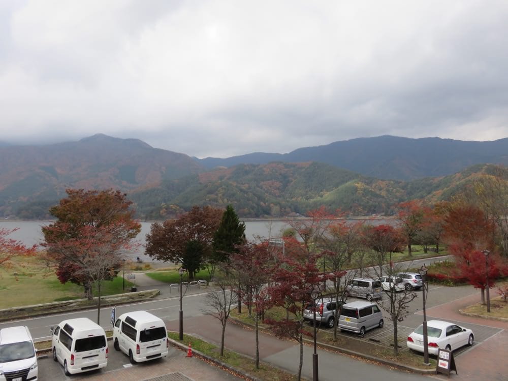 河口湖 道の駅かつやま Restaurant 公路餐廳 山藥泥飯與鍋燒麵的火花