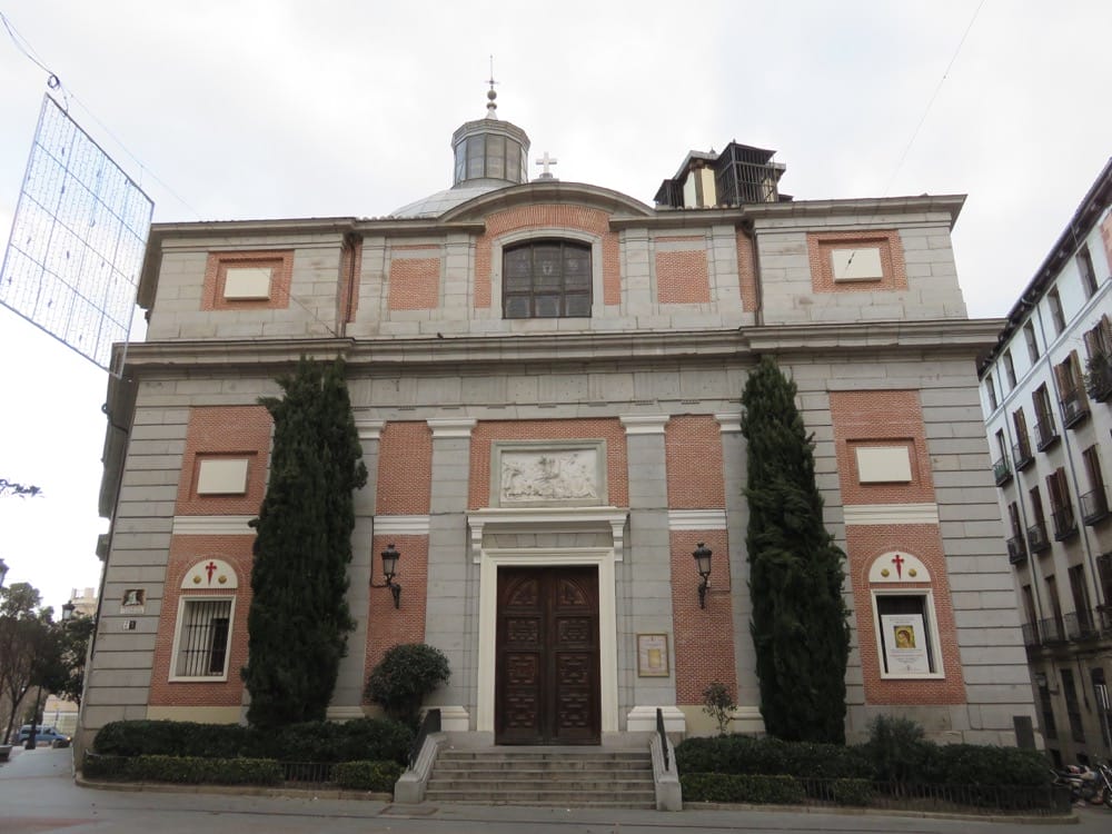 西班牙馬德里主廣場 拍照的同時當心荷包