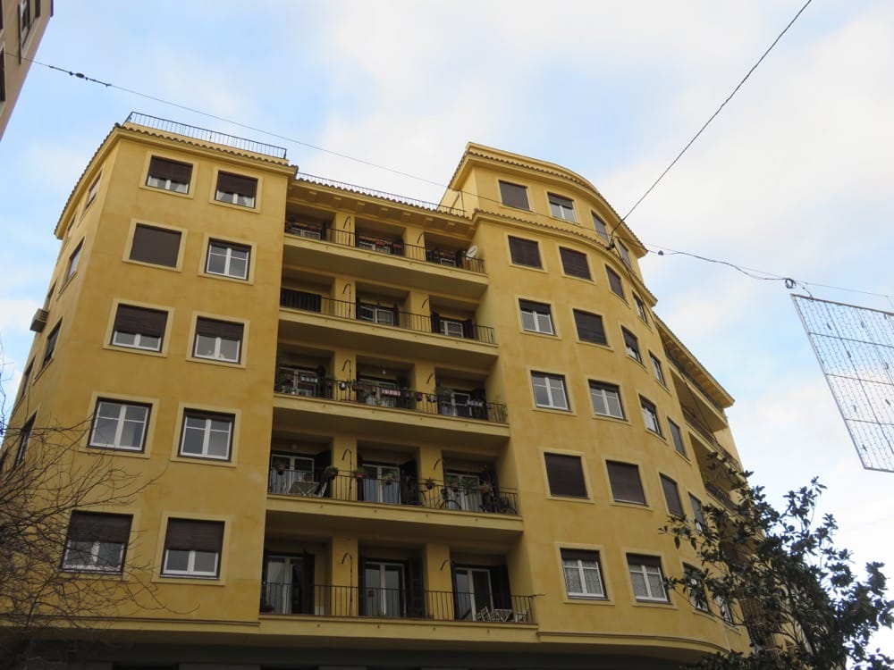 西班牙馬德里主廣場 拍照的同時當心荷包