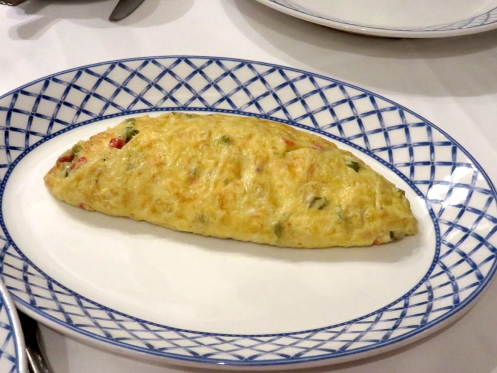 塞哥維亞特色烤乳豬橋邊老店Mesón De Cándido不摔盤子