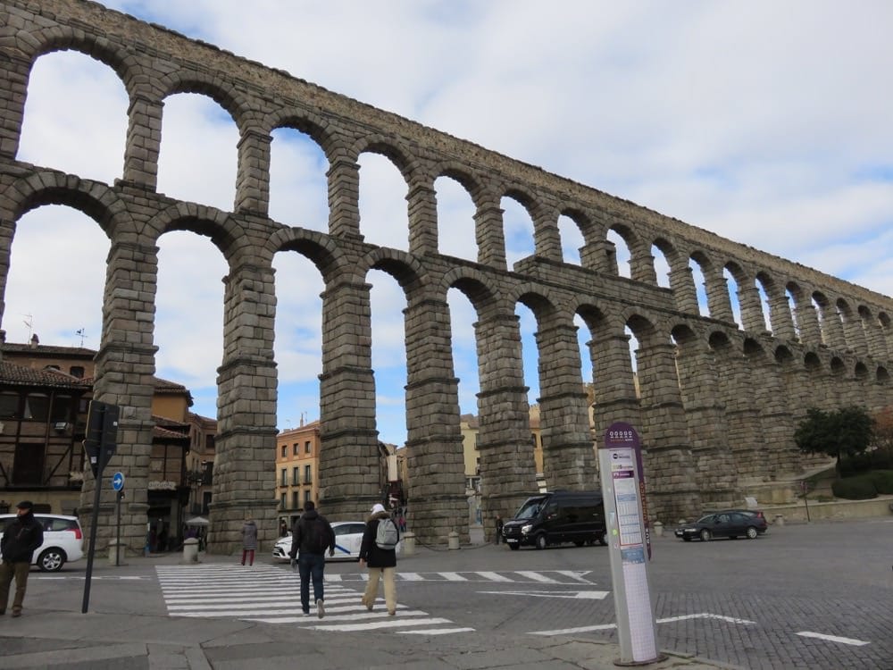 西班牙塞哥維亞水道橋與超好吃蘋果派