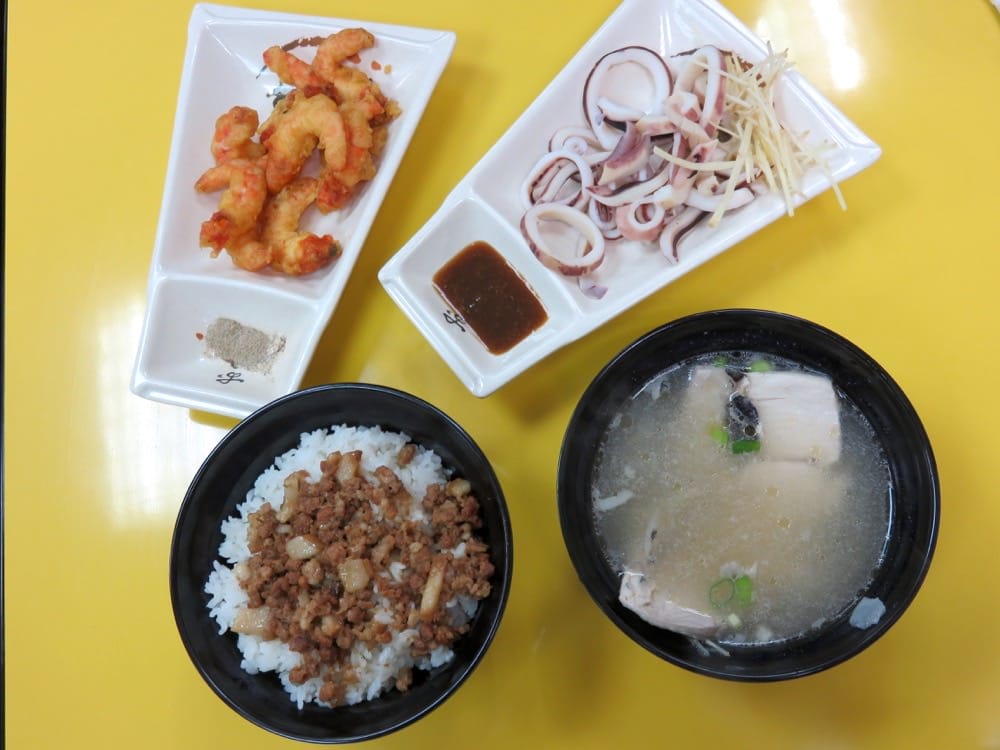 內湖便當 海口之家去頭尾就油炸的豪邁連鎖