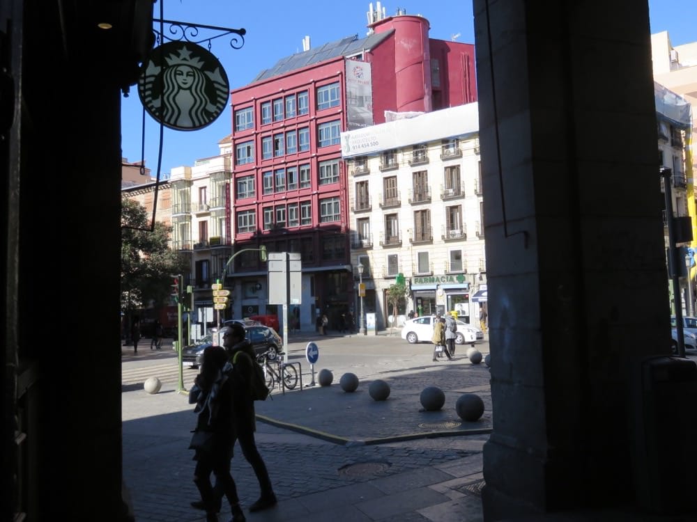馬德里王宮與Starbucks的邂逅