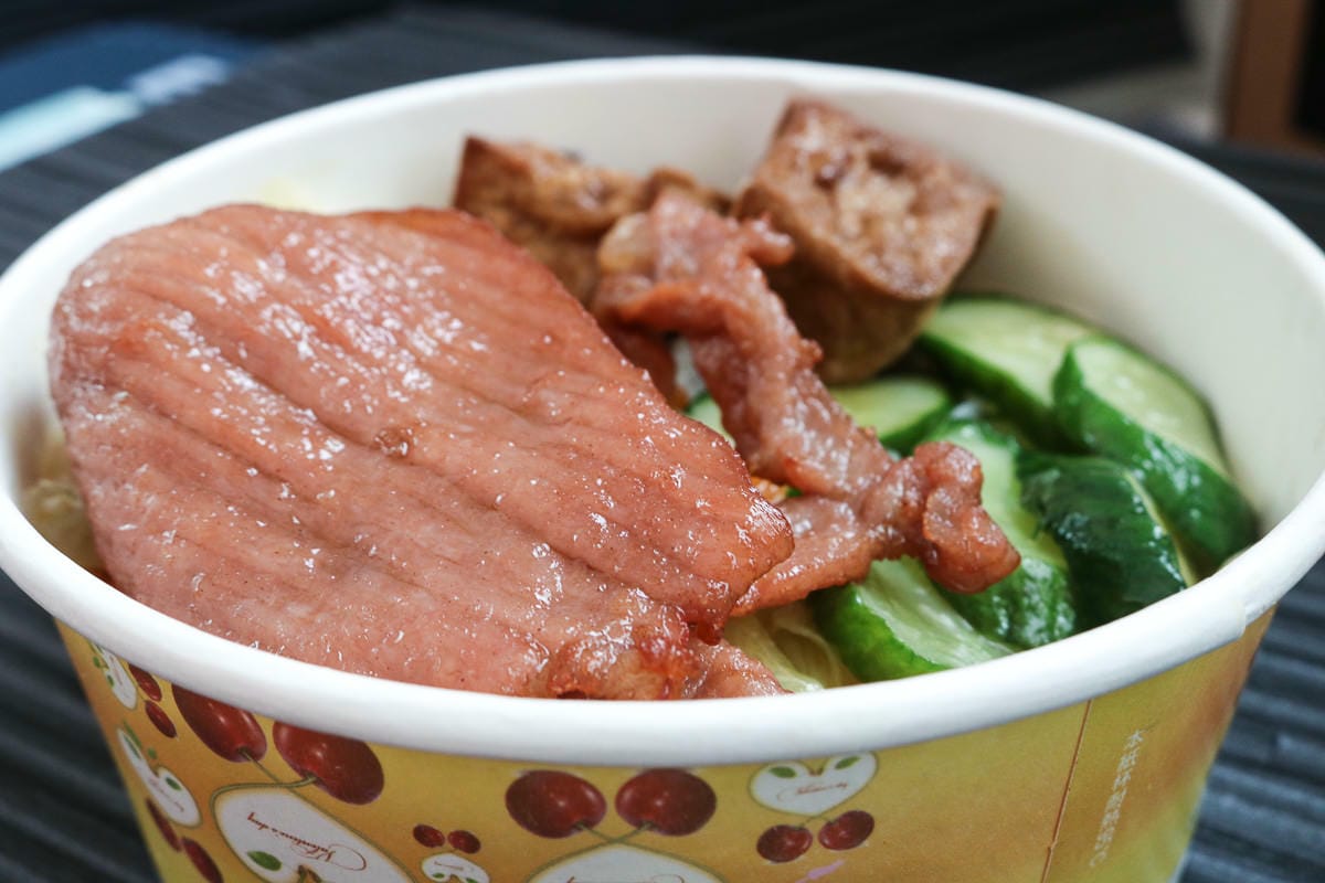 內湖便當 海口之家去頭尾就油炸的豪邁連鎖