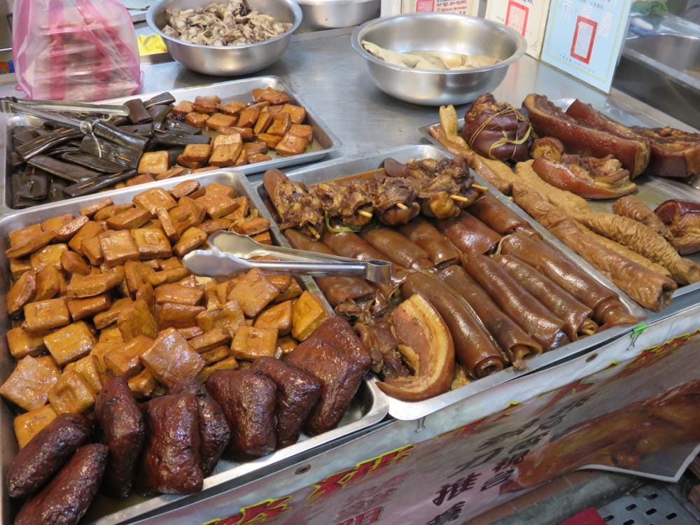 《市場大進擊》從台北東吃到台北西 不容錯過的燒雞與油蔥粿