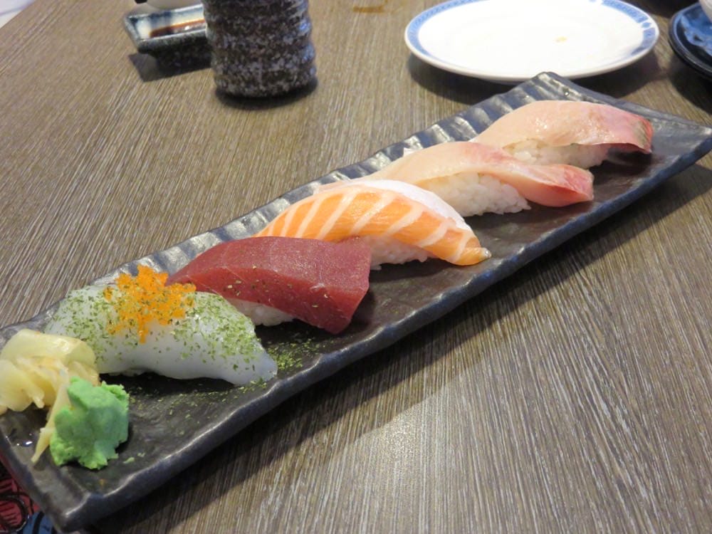 《泉海鮮日式料理》擁有驚人生魚片的日皮台骨老靈魂