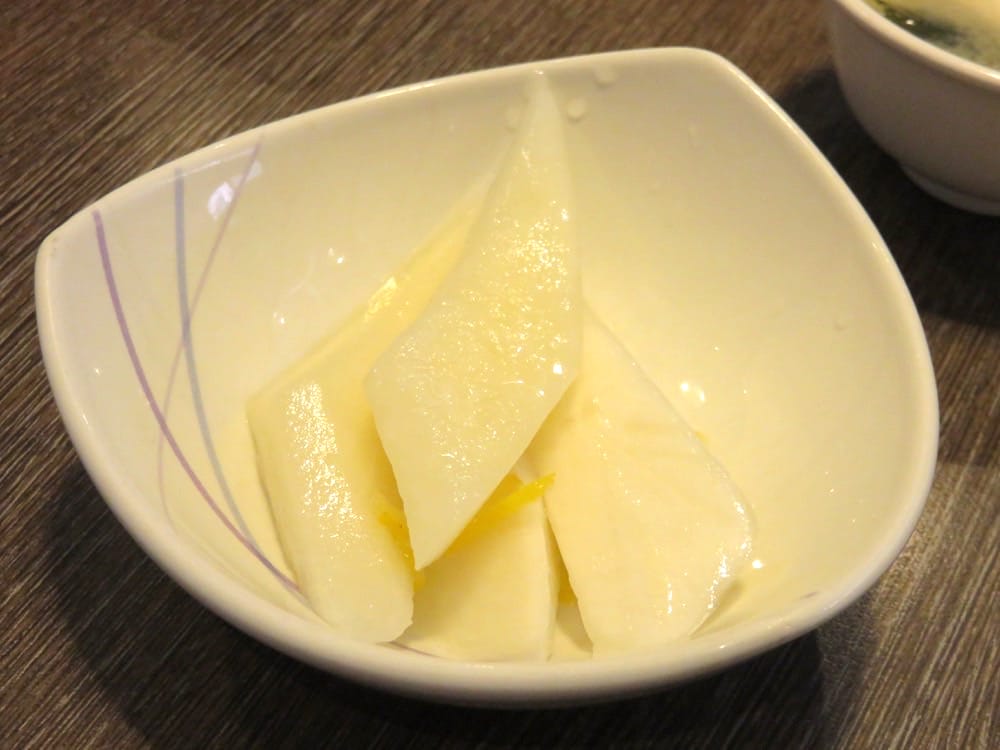 《泉海鮮日式料理》擁有驚人生魚片的日皮台骨老靈魂