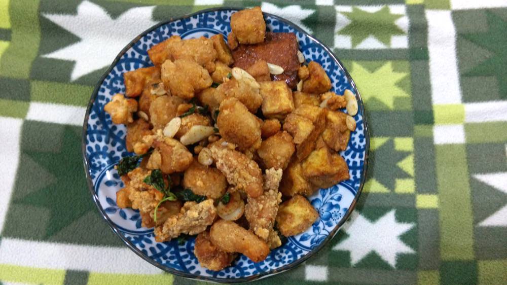 《凱大蜜汁碳烤》指名中原街7-11對面的邪惡宵夜