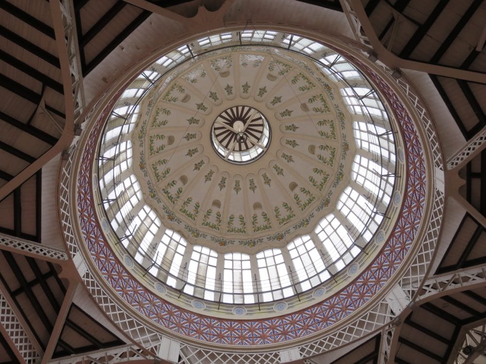 瓦倫西亞的廚房就是中央市場燉飯鍋陶鍋一次滿足