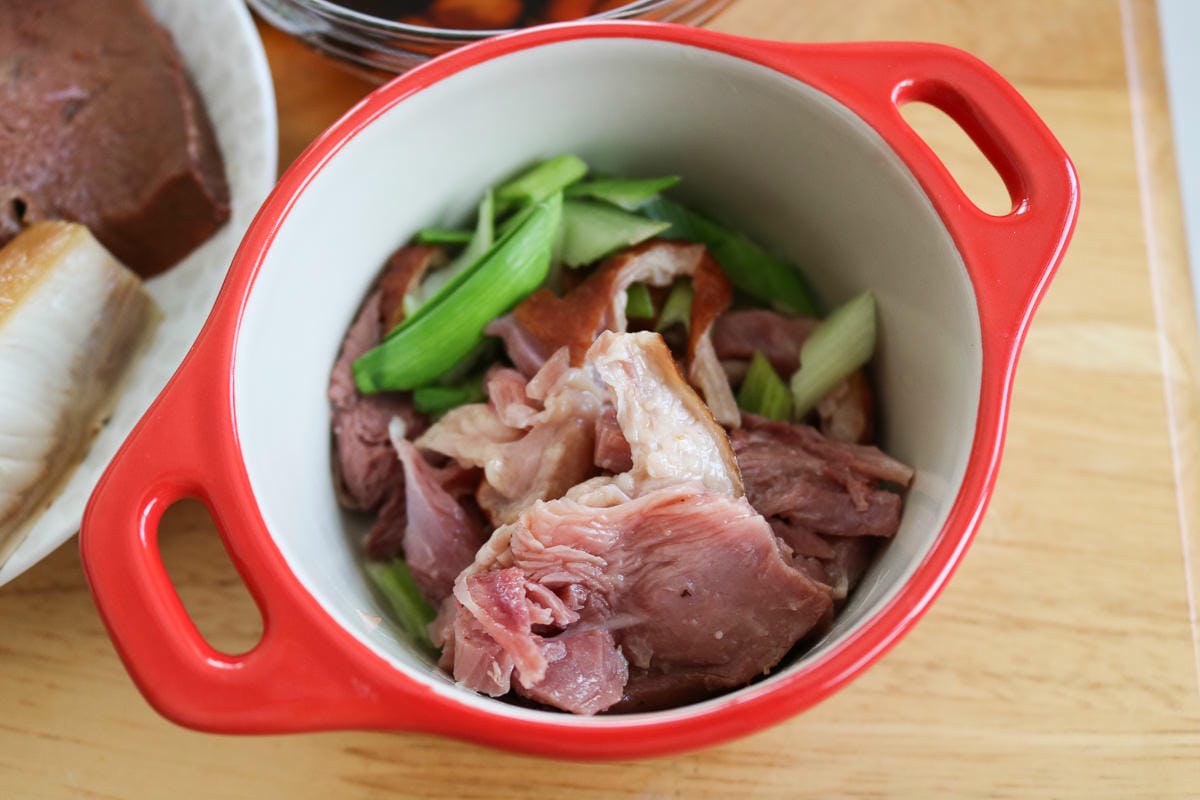 台北市場 珍育魯味原宜蘭羅東放山雞 雞腳豬肝口水雞鴨賞驚為天人 - 第19張圖 台北市場 珍育魯味原宜蘭羅東放山雞 雞腳豬肝口水雞鴨賞驚為天人