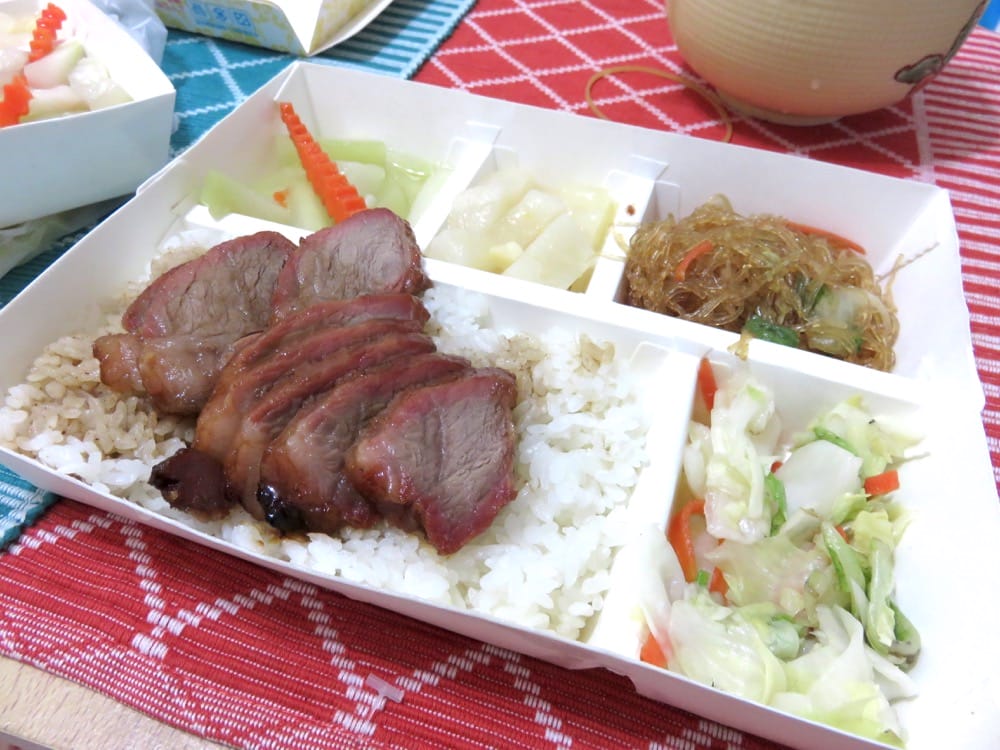 內湖便當 喜園燒臘 獨霸內湖的燒鴨沒吃過會殘念