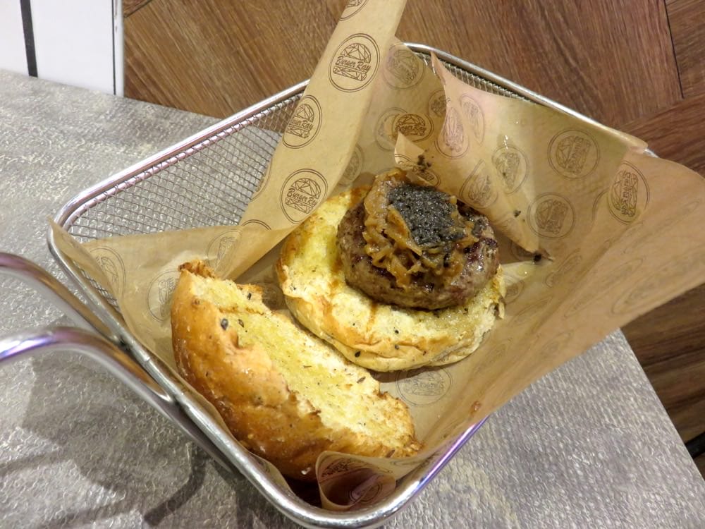 《Burger Ray個性漢堡》不甘願與他人分享的吮指無敵漢堡 - 第7張圖 《Burger Ray個性漢堡》不甘願與他人分享的吮指無敵漢堡