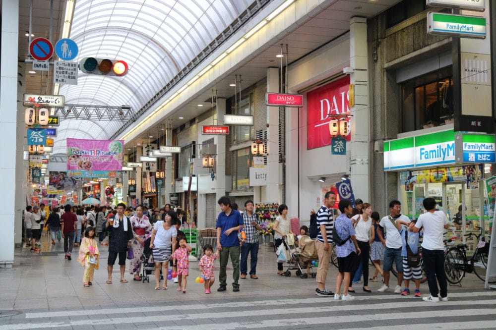 高知美食 土曜夜市蟬聯五年金賞炸雞就在日本四國高知 - 第2張圖 高知美食 土曜夜市蟬聯五年金賞炸雞就在日本四國高知