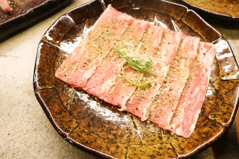 《吽Home燒肉 Grill&Bar》市民大道單點燒肉嗨翻天