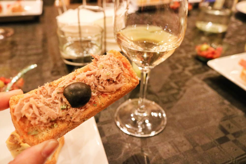 巴塞隆納蒙塞拉特修道院美食Tapas葡萄酒莊半日遊