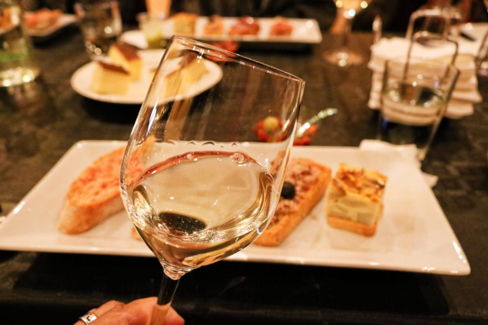 巴塞隆納蒙塞拉特修道院美食Tapas葡萄酒莊半日遊