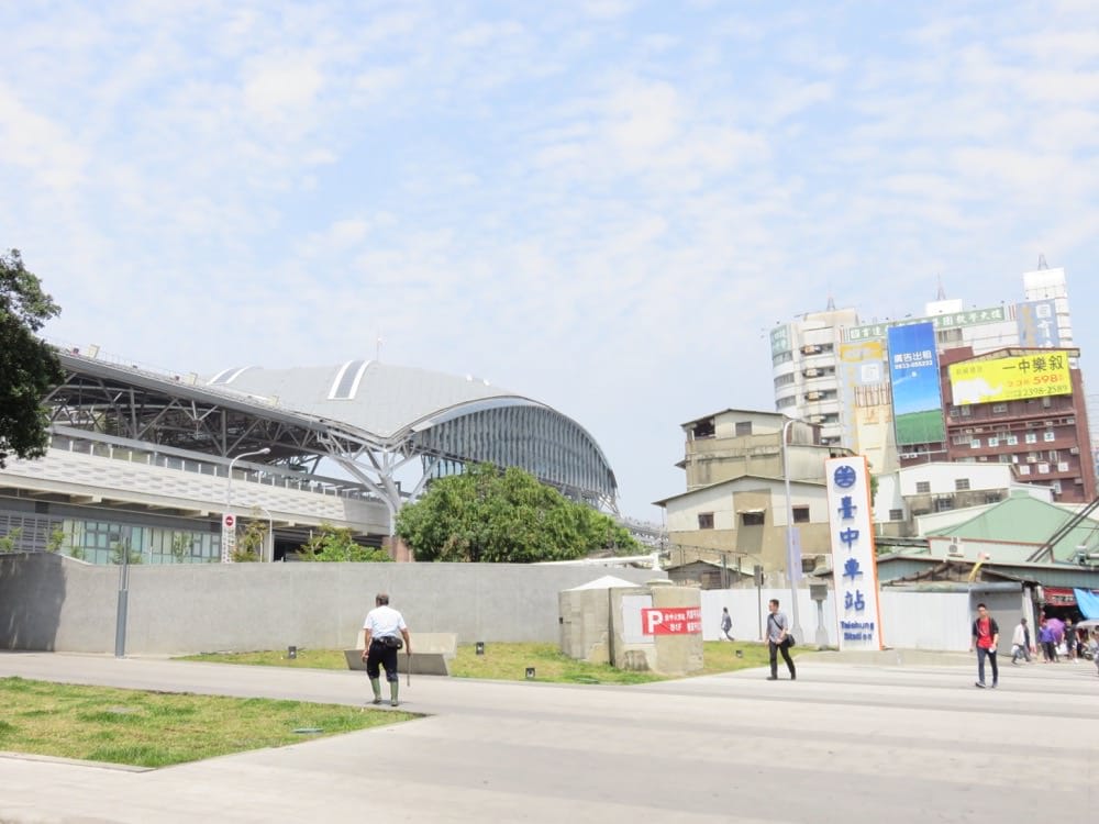 《台中》泰爺爺泰式料理 來自泰國在地平價熱炒街邊小吃 - 第1張圖 《台中》泰爺爺泰式料理 來自泰國在地平價熱炒街邊小吃
