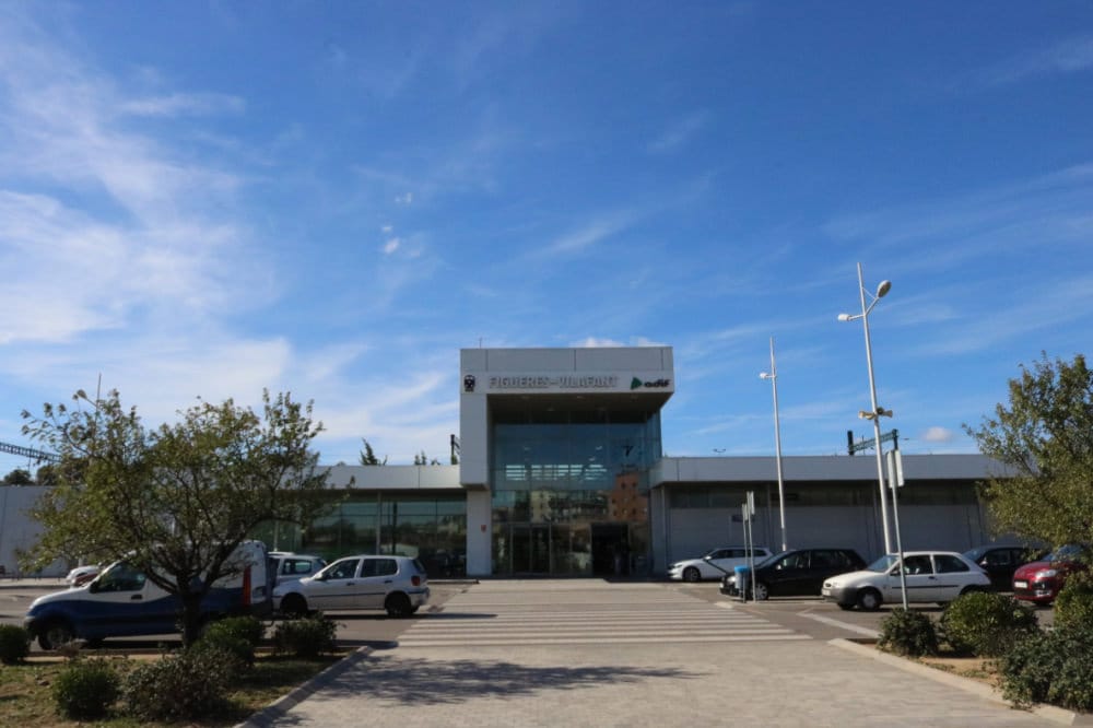 從巴塞隆納買車票搭高鐵到費格拉斯找達利