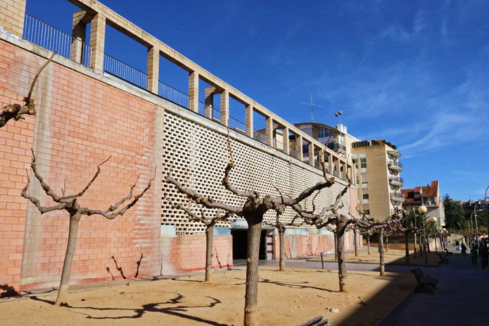 從巴塞隆納買車票搭高鐵到費格拉斯找達利