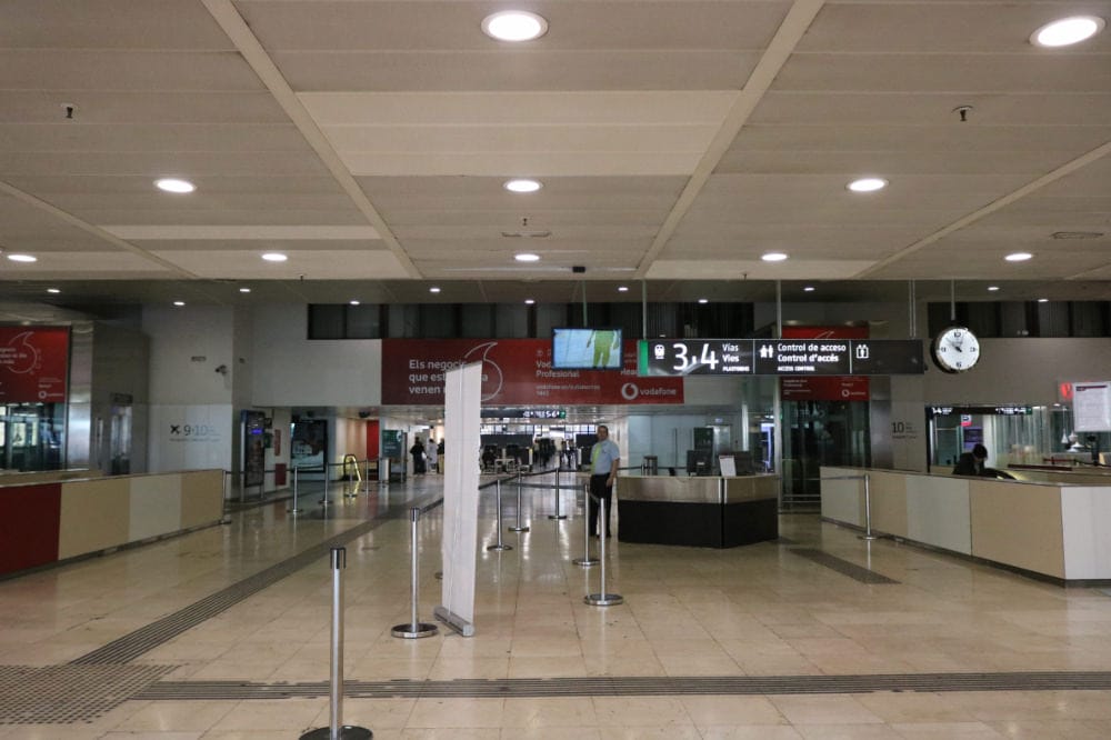 西班牙國鐵購票 巴塞隆納聖徒Sants車站Renfe現場買票搭車