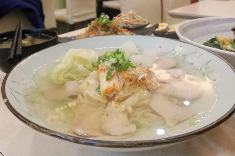 《台中豐原》八楓堂川燙牛肉麵 松阪豬 拌麵 溏心蛋 吃麵好所在 - 第5張圖 《台中豐原》八楓堂川燙牛肉麵 松阪豬 拌麵 溏心蛋 吃麵好所在