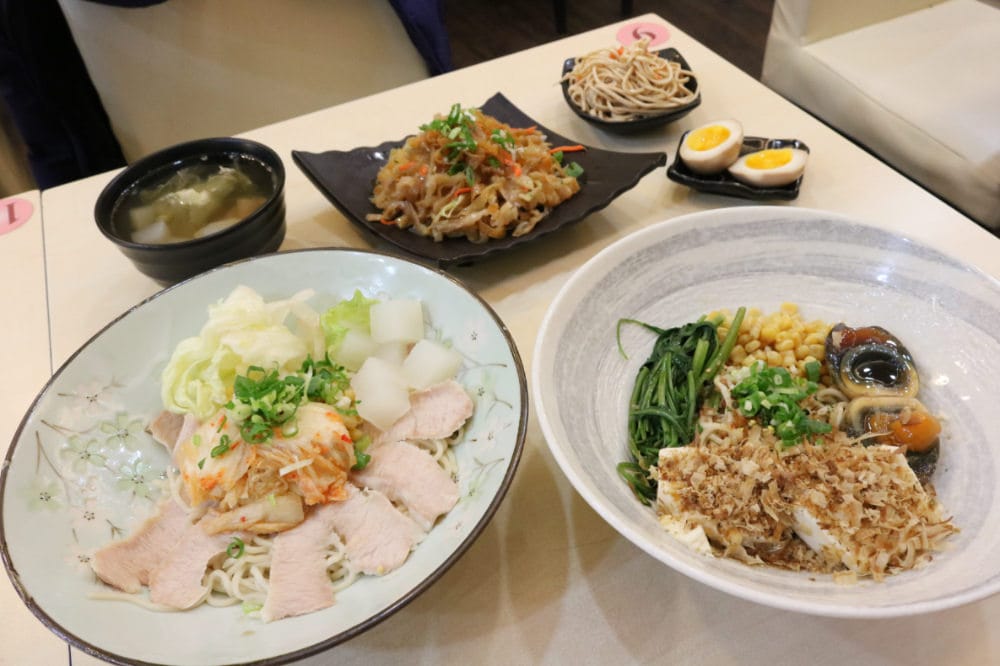 《台中豐原》八楓堂川燙牛肉麵 松阪豬 拌麵 溏心蛋 吃麵好所在 - 第7張圖 《台中豐原》八楓堂川燙牛肉麵 松阪豬 拌麵 溏心蛋 吃麵好所在
