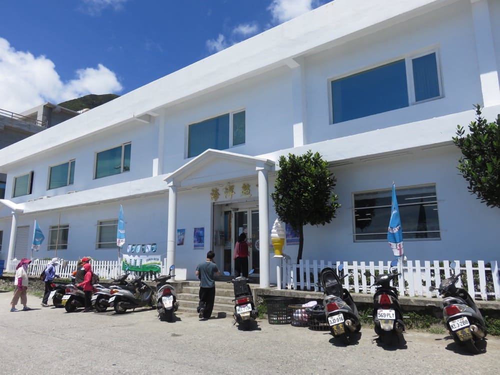 專欄|蘭嶼三天兩夜住宿、行程、搭船搭飛機,總行程花費告訴你!享受外島的湛藍海水吧! - 第13張圖 專欄|蘭嶼三天兩夜住宿、行程、搭船搭飛機,總行程花費告訴你!享受外島的湛藍海水吧!