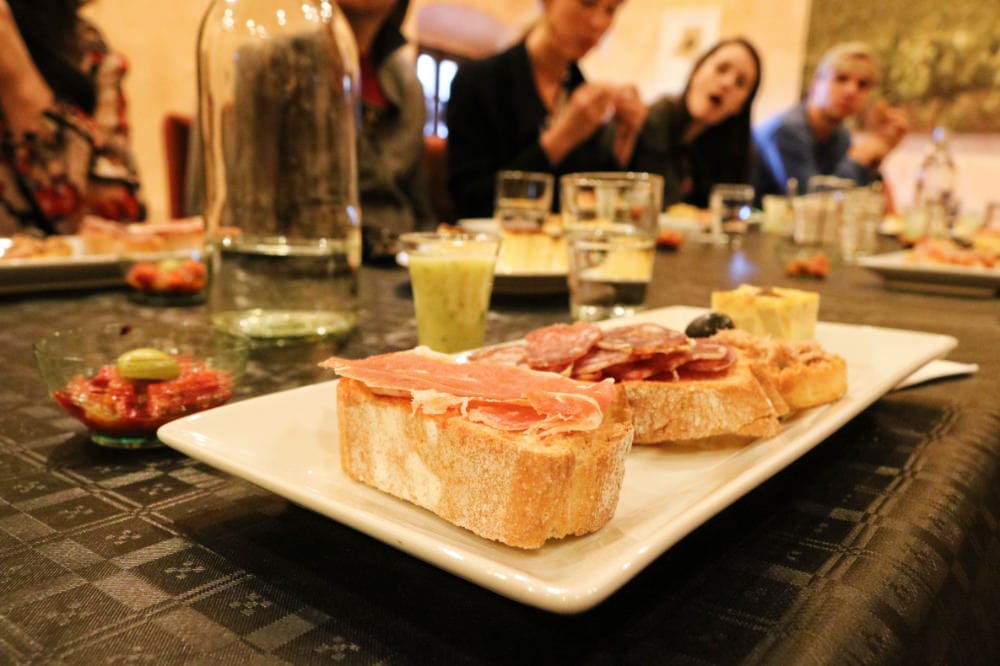 《台灣人看西班牙日常》落漆天兵無奇不有 傳說中純真的西班牙人