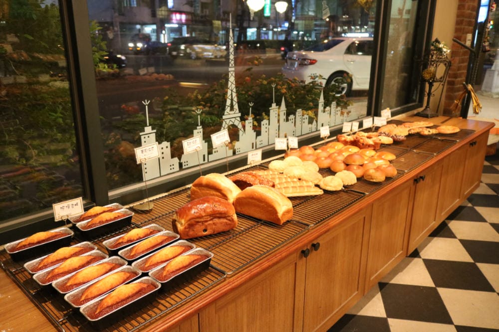 《台中》拉波兒麵包 蜂蜜吐司 可頌太好吃 真材實料人氣麵包 - 第3張圖 《台中》拉波兒麵包 蜂蜜吐司 可頌太好吃 真材實料人氣麵包