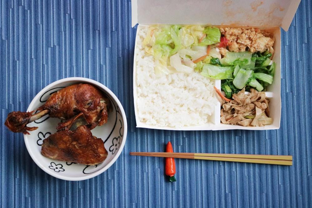 內湖美食 全6連霸肉燥飯 排骨便當雞腿飯東湖週日有開