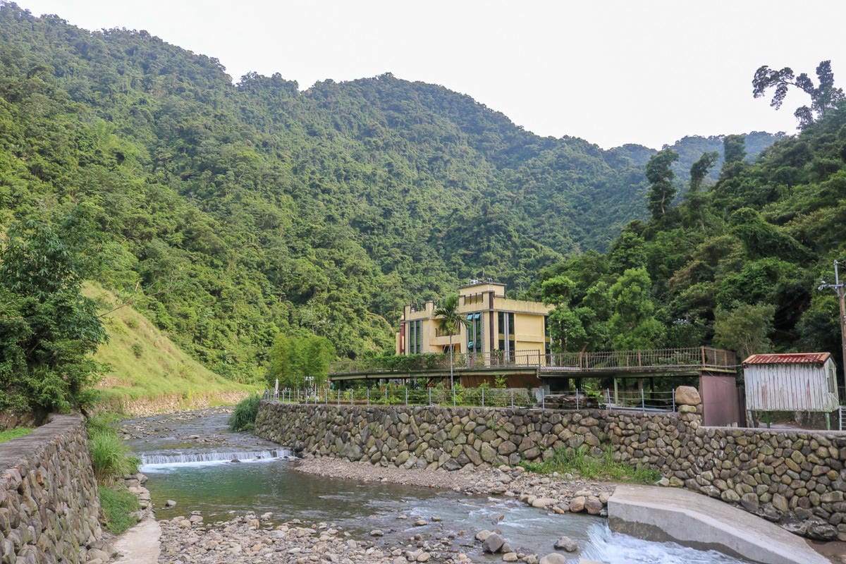 新店烏來露營烤肉馥麗欣咖啡BBQ 場地聚餐超適合