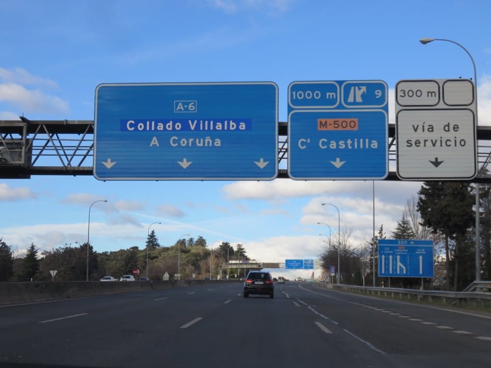 西班牙自駕停車方便嗎？租車自駕找車位不求人