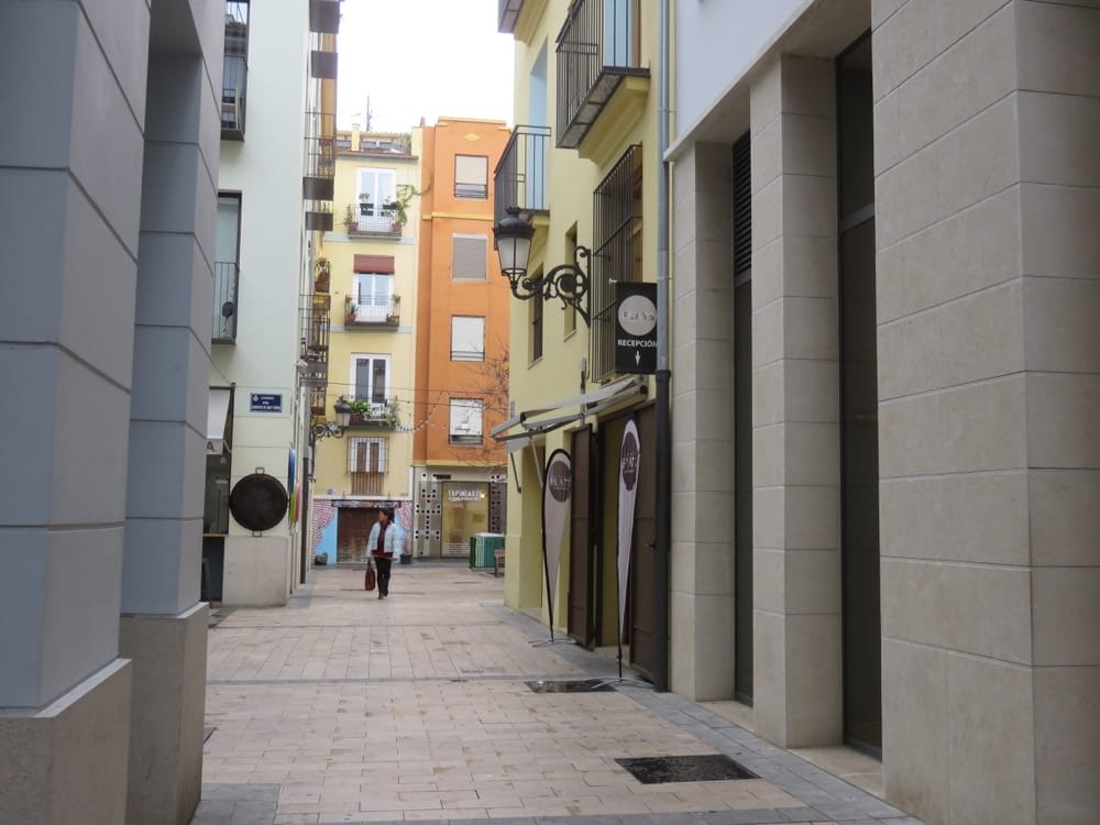 巴塞隆納旅館怎麼選 安全至上擴建區