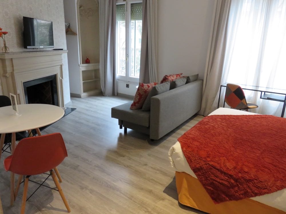 巴塞隆納旅館怎麼選 安全至上擴建區