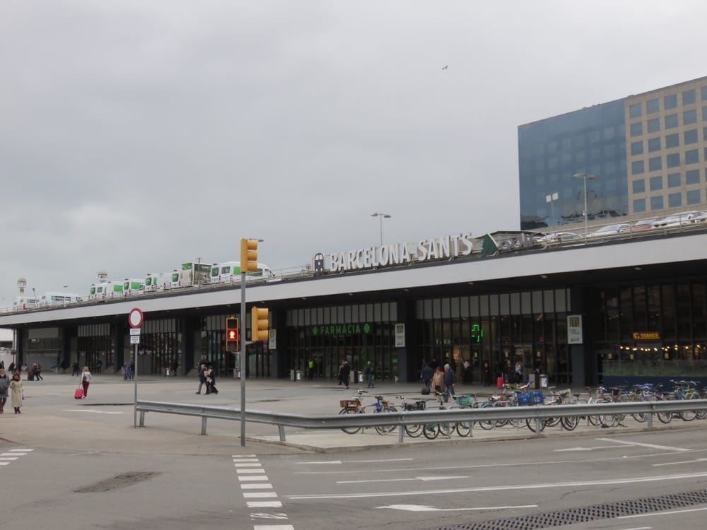 機場寄放行李 巴塞隆納與馬德里機場 行李寄放