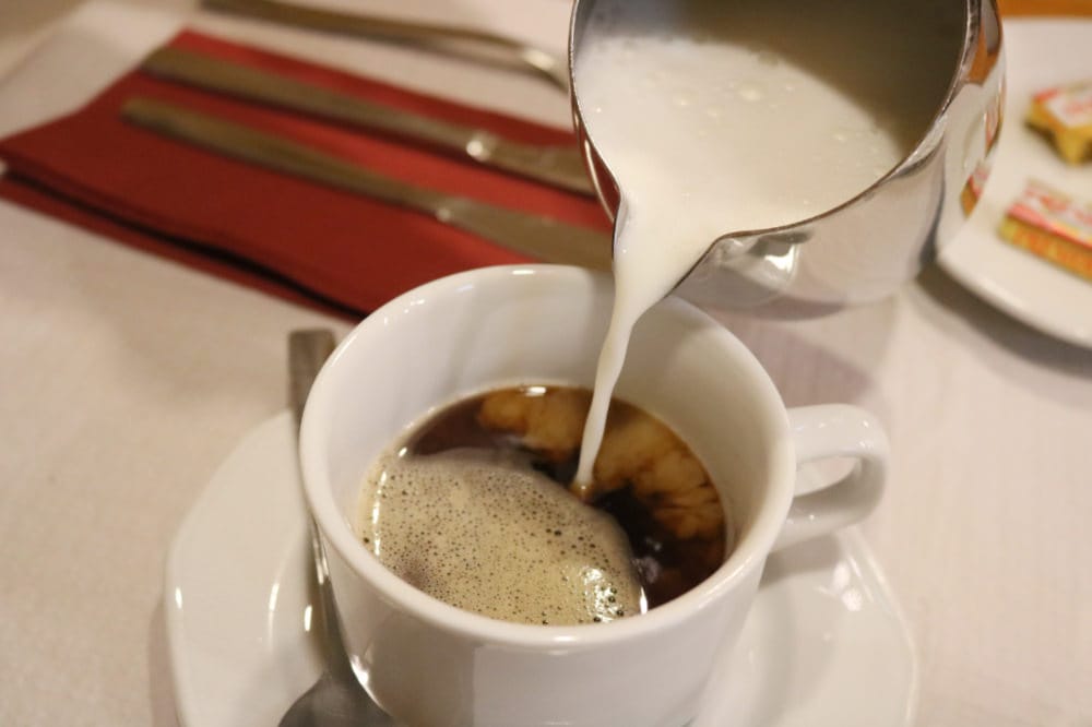 《西班牙日常》可以跟店家要熱水嗎 泡奶粉用