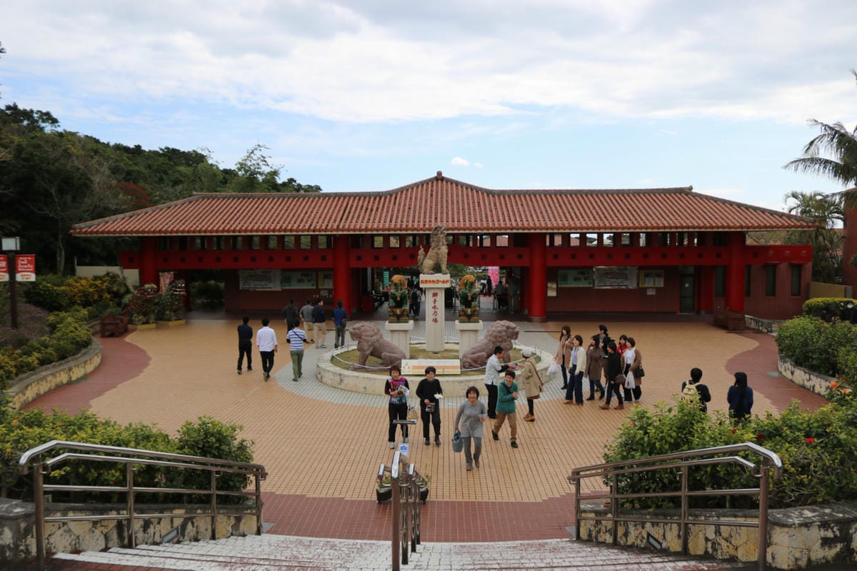 沖繩親子活體驗 風獅爺素燒 藍染 皮革 三線自彈自唱 - 第5張圖 沖繩親子活體驗 風獅爺素燒 藍染 皮革 三線自彈自唱