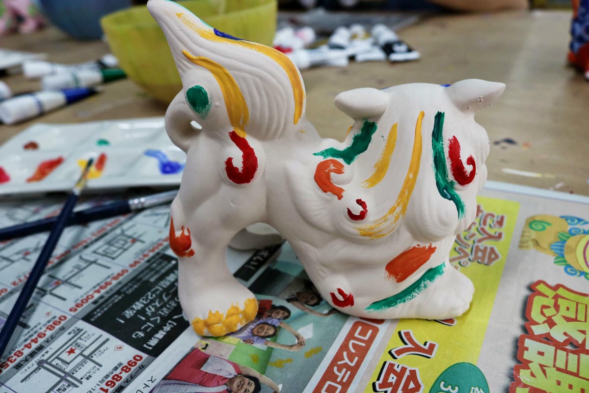 沖繩親子活體驗 風獅爺素燒 藍染 皮革 三線自彈自唱 - 第6張圖 沖繩親子活體驗 風獅爺素燒 藍染 皮革 三線自彈自唱