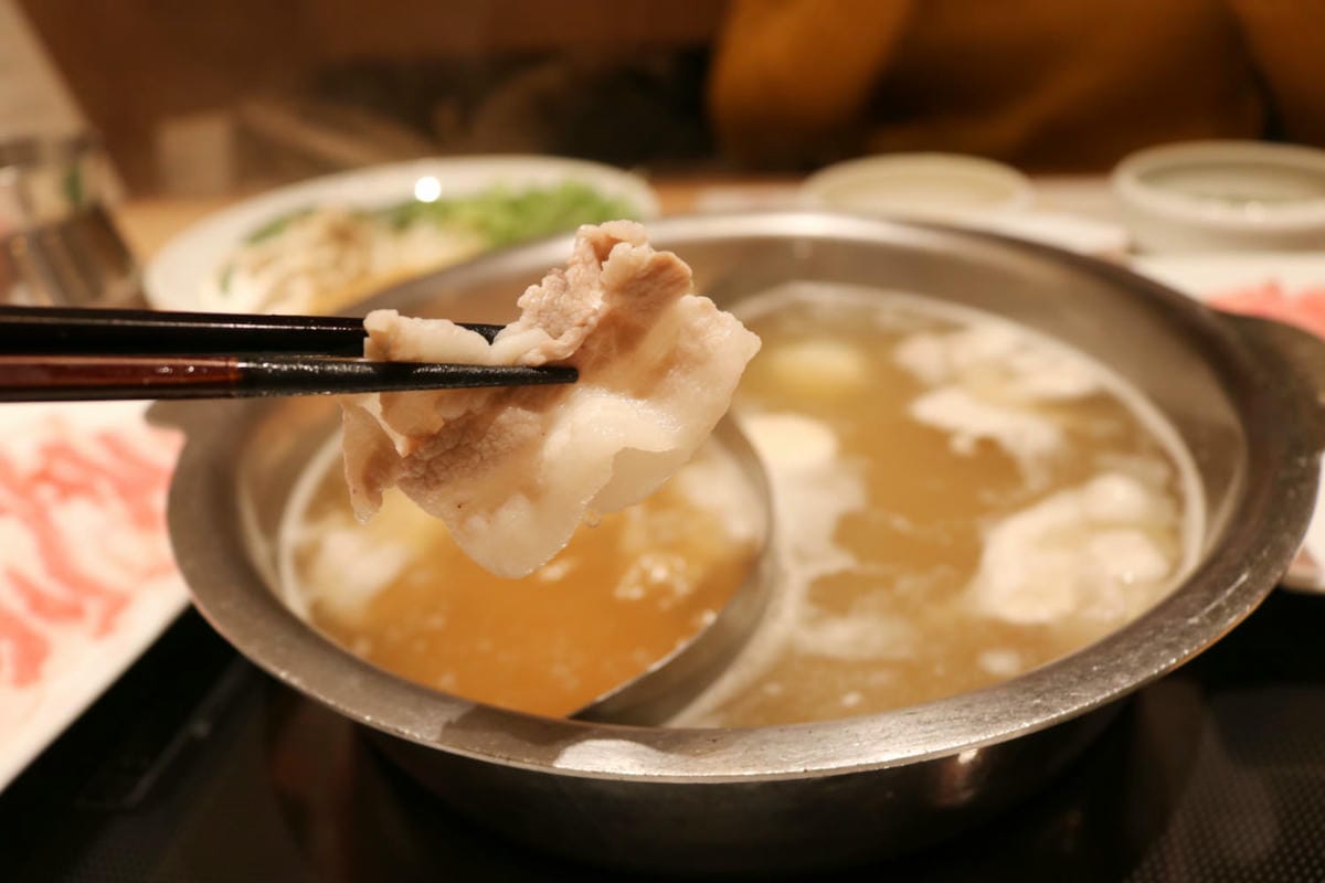 《日本》心齋橋不吃牛的燒烤 火鍋吃到飽 金豬PREMIUM