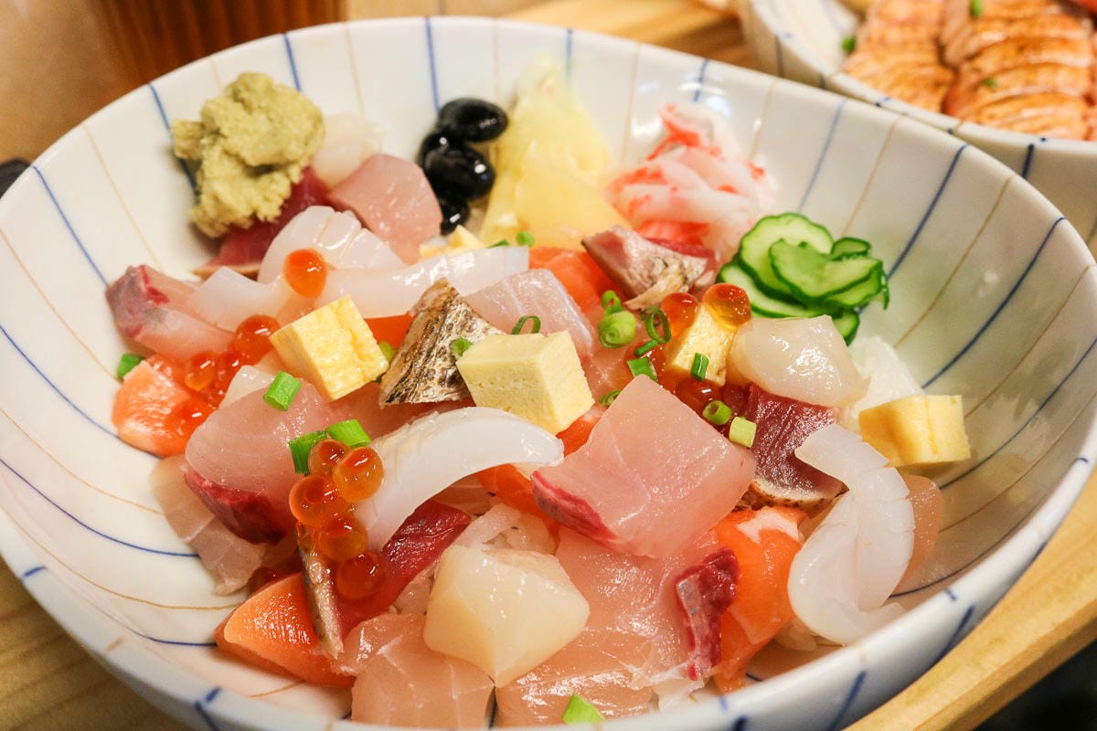 大稻埕永樂市場 漁匠甘霖生魚片蓋飯好手藝