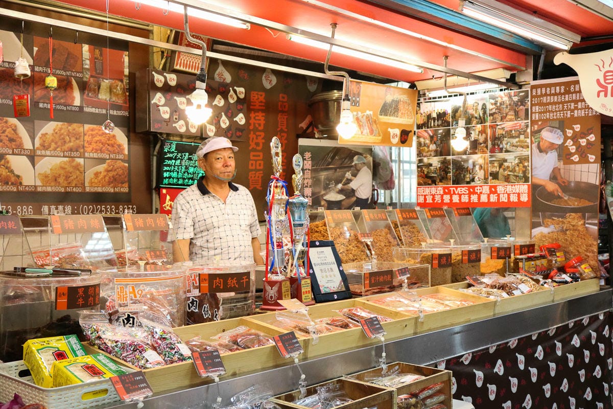 傳統市場 台北天下第一攤部落客推美食 豬腳滷味肉乾快炒太好吃