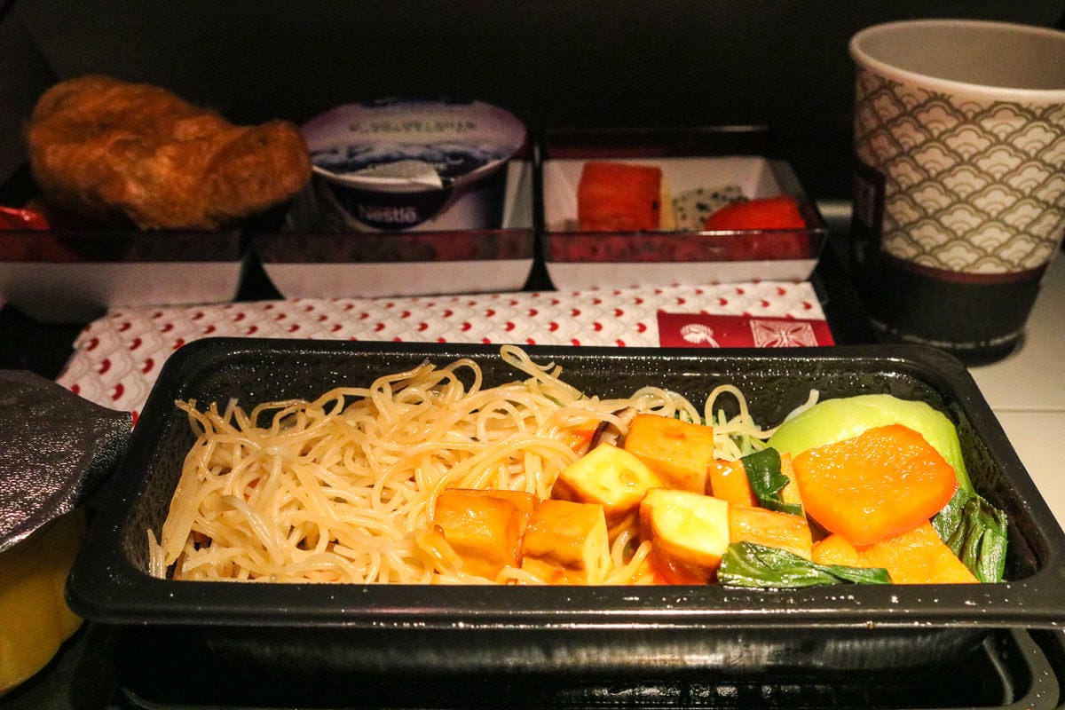 西班牙卡達航空飛歐洲 香港轉杜哈搭乘評價心得