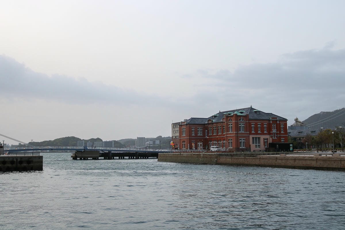 福岡門司港 燒咖哩 春帆樓 關門海峽 唐戶市場 一日遊 - 第4張圖 福岡門司港 燒咖哩 春帆樓 關門海峽 唐戶市場 一日遊