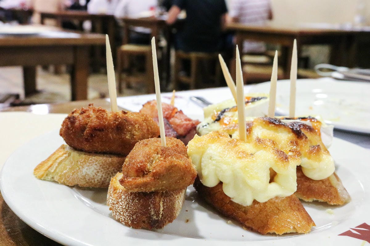 巴塞隆納下酒菜專賣Maitea專吃巴斯克Pinchos