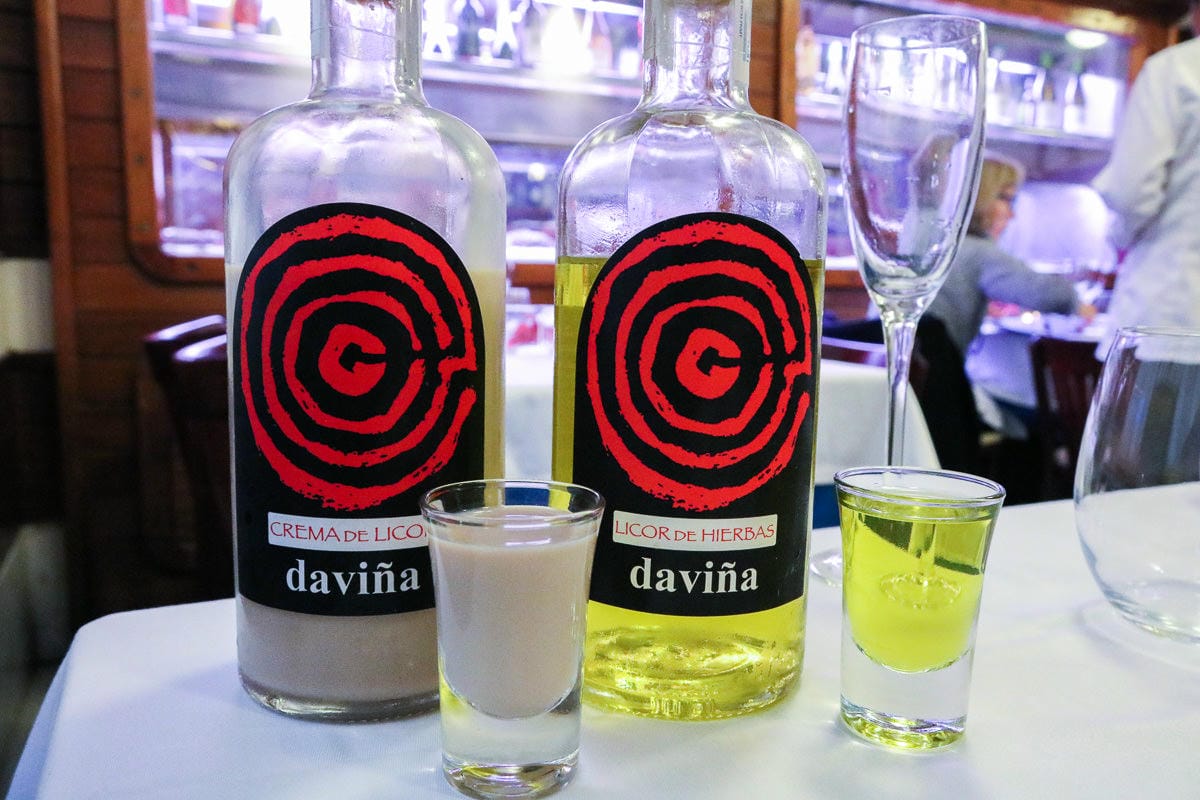 西班牙巴塞隆納海邊吃海鮮燉飯找卡爾巴耶拉Carballeira