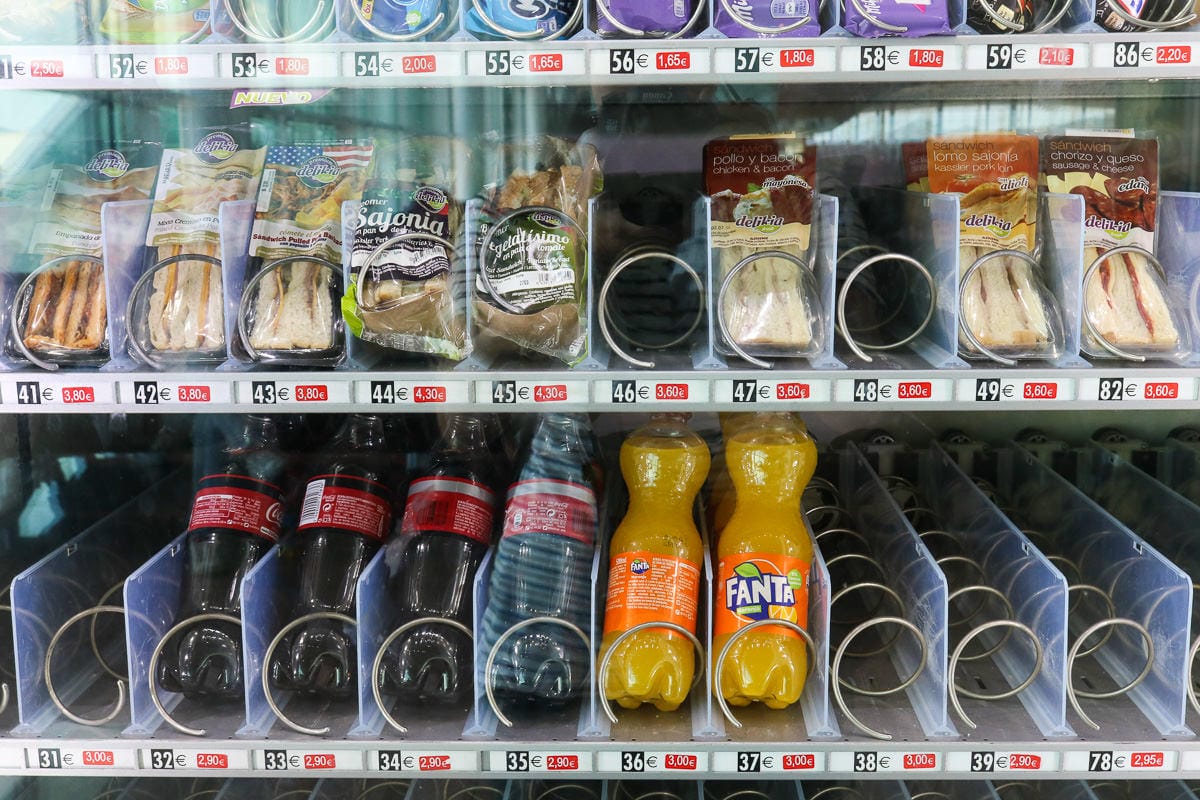 香港轉機 卡達航空 用餐不容易國泰誤餐餐券好難拿