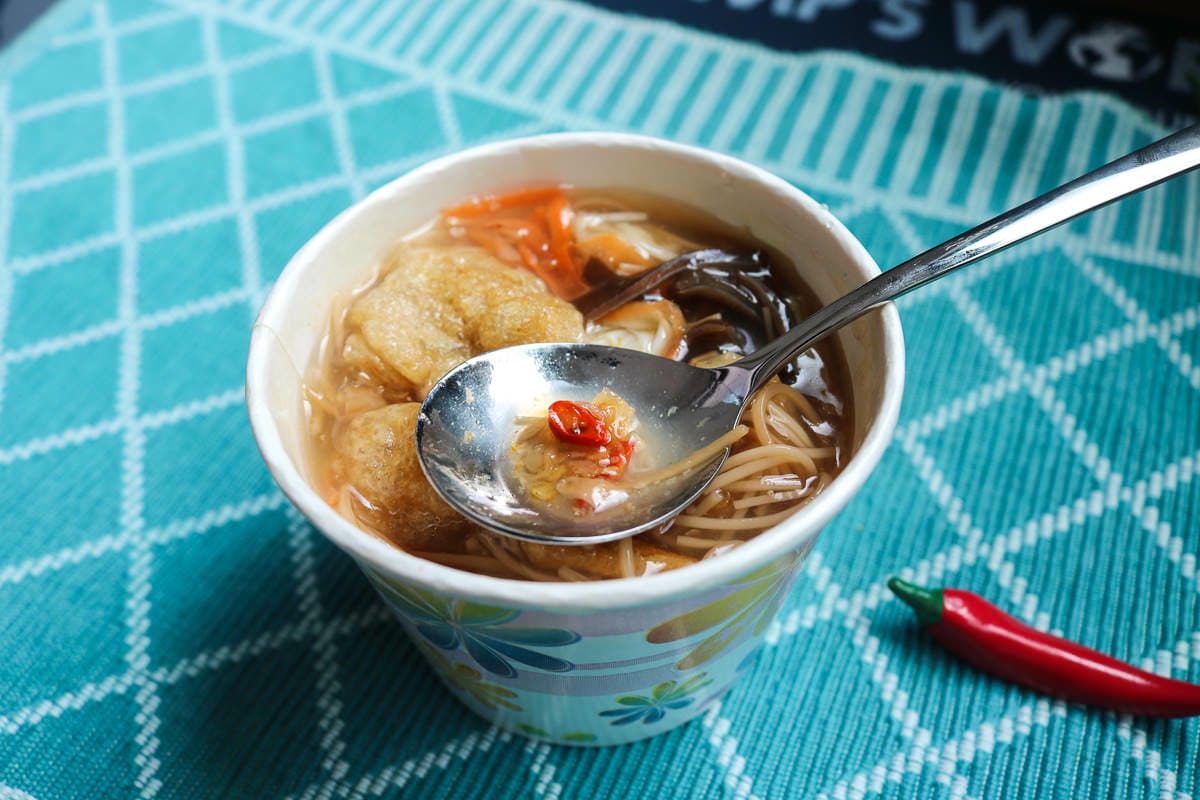 內湖素食 737麵線自製辣椒醬馳名遠播