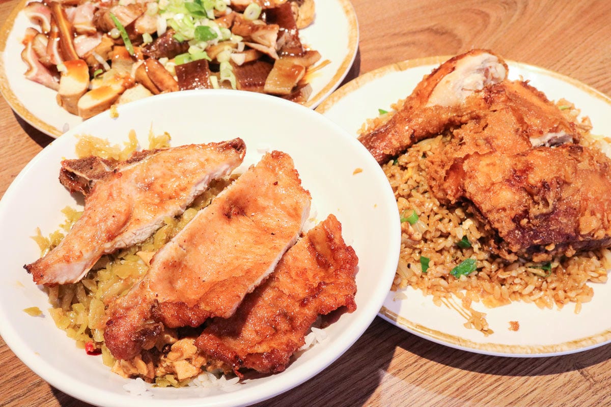 淡水黑殿飯店雞腿炒飯有傳說中黑店那麼厲害嗎 - 第1張圖 淡水黑殿飯店雞腿炒飯有傳說中黑店那麼厲害嗎